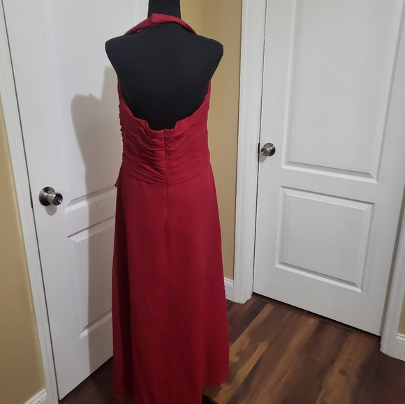 David's Bridal Chic Red Maxi Dress with Ruched Detail Pre-own - Picture 2 of 6